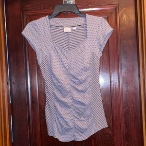 Anthropologie Gray/Black Polka Dots V-Neck Ruched Cap Sleeve T-Shirt Size XS